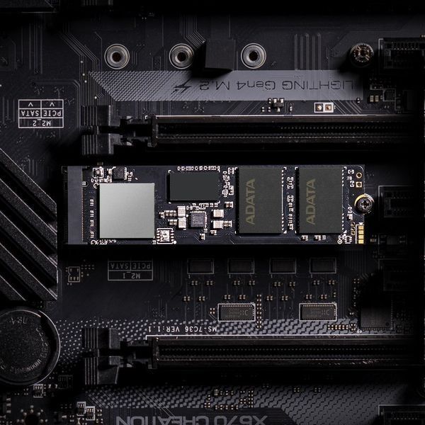 Накопичувач SSD M.2 ADATA GAMMIX S70 BLADE 1TB 2280 PCIe 4x4 NVMe 3D NAND Read/Write:7400/5500 MB/sec 552107842 фото
