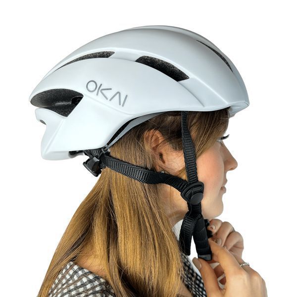Защитный шлем OKAI (L) White (56-62см) 835208755 фото