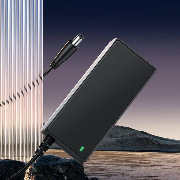 Мережевий зарядний пристрій Ulanzi Vijim HT005 DC Power Adapter for 40W Pro / RGB Light EU Plug (UV-L075 HT005 ) 120949563 фото