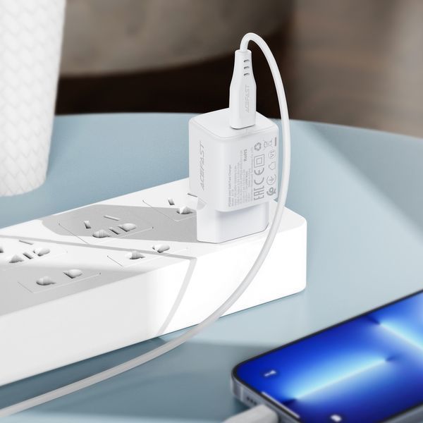 Сетевое зарядное устройство ACEFAST A118 PD30W mini GaN USB-C fast charger 442004717 фото