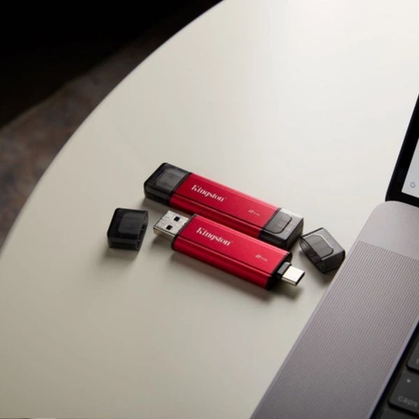 Портативний SSD Kingston Dual USB-A/C 2TB Dual Portable 1050MB/s USB 3.2 Gen 2 Red/Black 718457640 фото