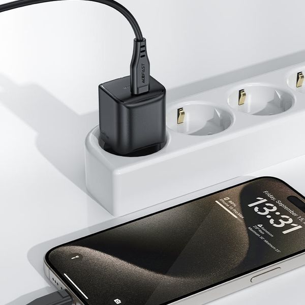 Сетевое зарядное устройство ACEFAST A73 mini PD20W GaN USB-C charger Black 418511186 фото