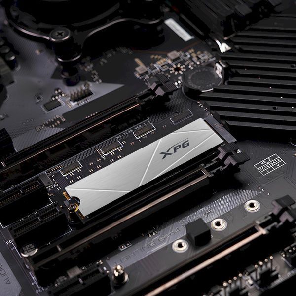 Накопичувач SSD M.2 ADATA GAMMIX S60 1TB 2280 PCIe 4x4 NVMe 3D NAND Read/Write:5000/3200 MB/sec 231339466 фото