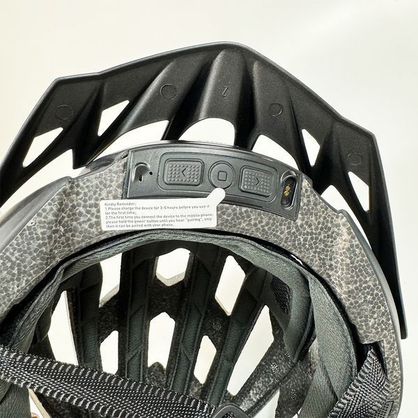 Захисний шолом Livall MT1 NEO (L) Black (58-62см), акустика, мікрофон, сигнали поворотів та стопів, додаток, пульт BR80, Bluetooth 636204027 фото